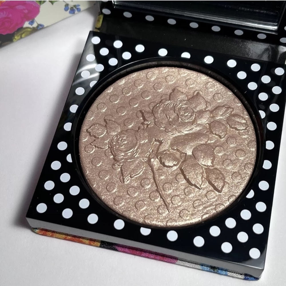 MAC Richard Quinn Extra Dimension Skinfinish Highlighter Day Glow Shimmer LE NEW - Picture 2 of 11